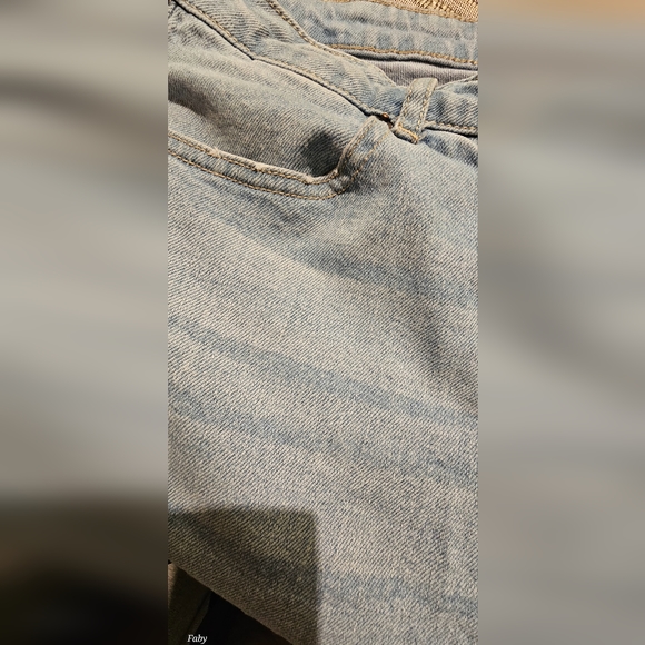 Gabrielle Union Wide leg high waisted jeans - Picture 3 of 8